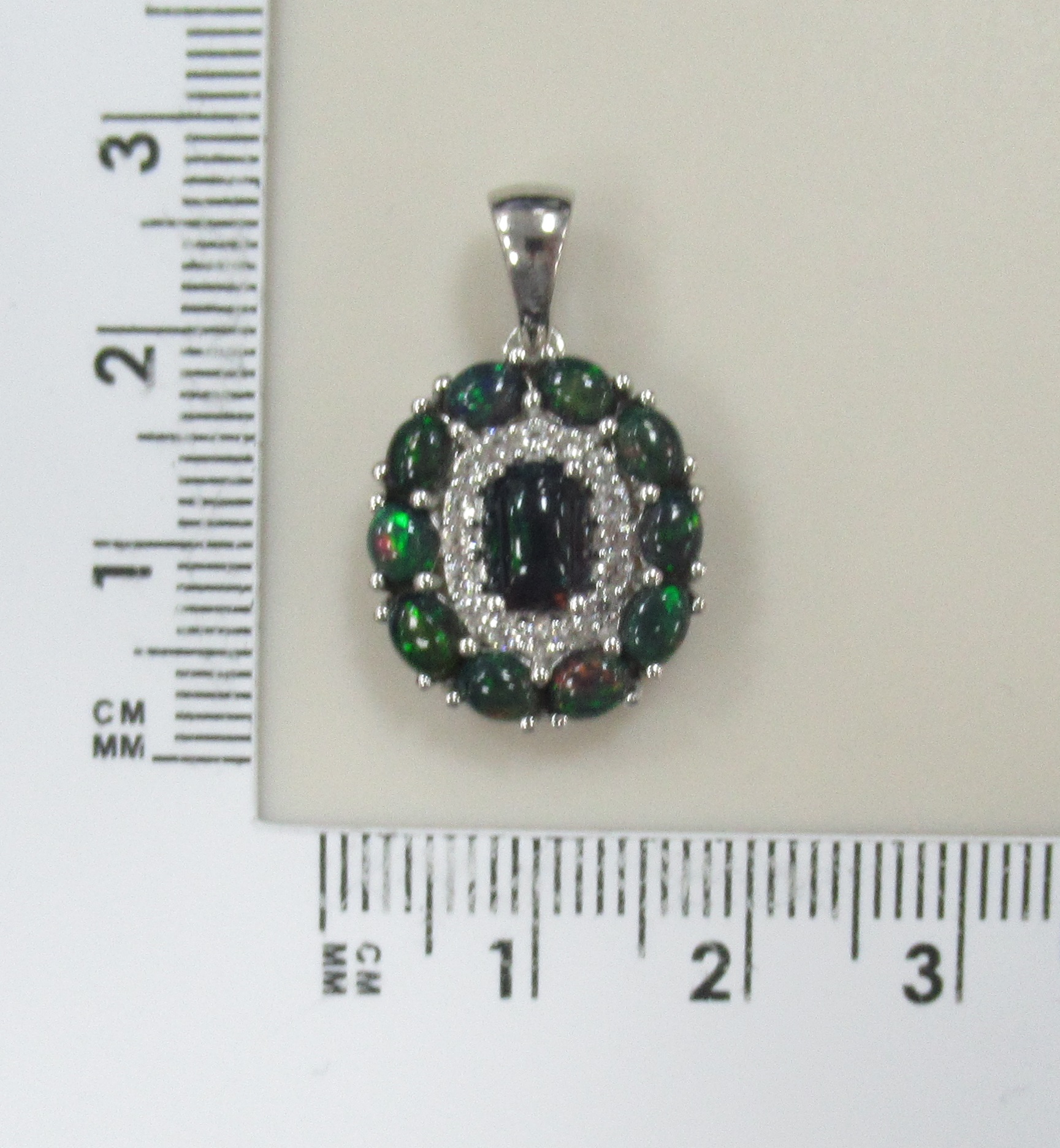 Серебряная подвеска с опалами